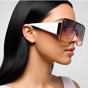 Oversized Shield Sunglasses Women's‎ Fashion Studded White Quilted Frame Lentes